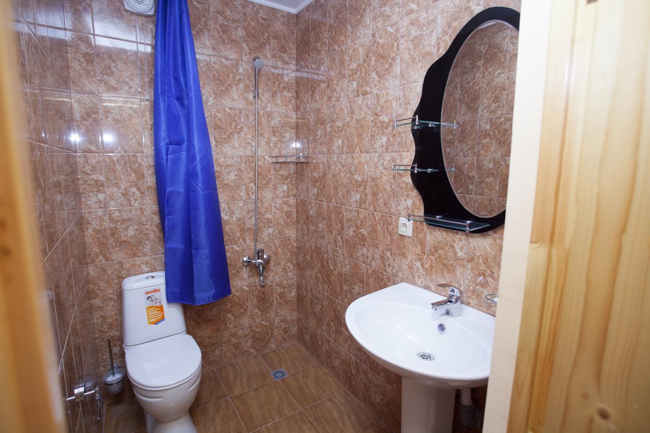 Inn Mroyal Сухуми Екстериор снимка